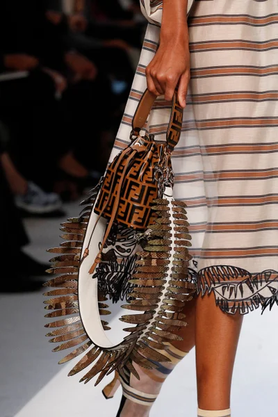 Look 34